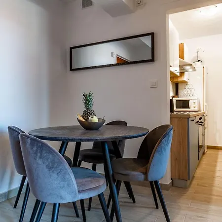 Bobo 2br Apartment